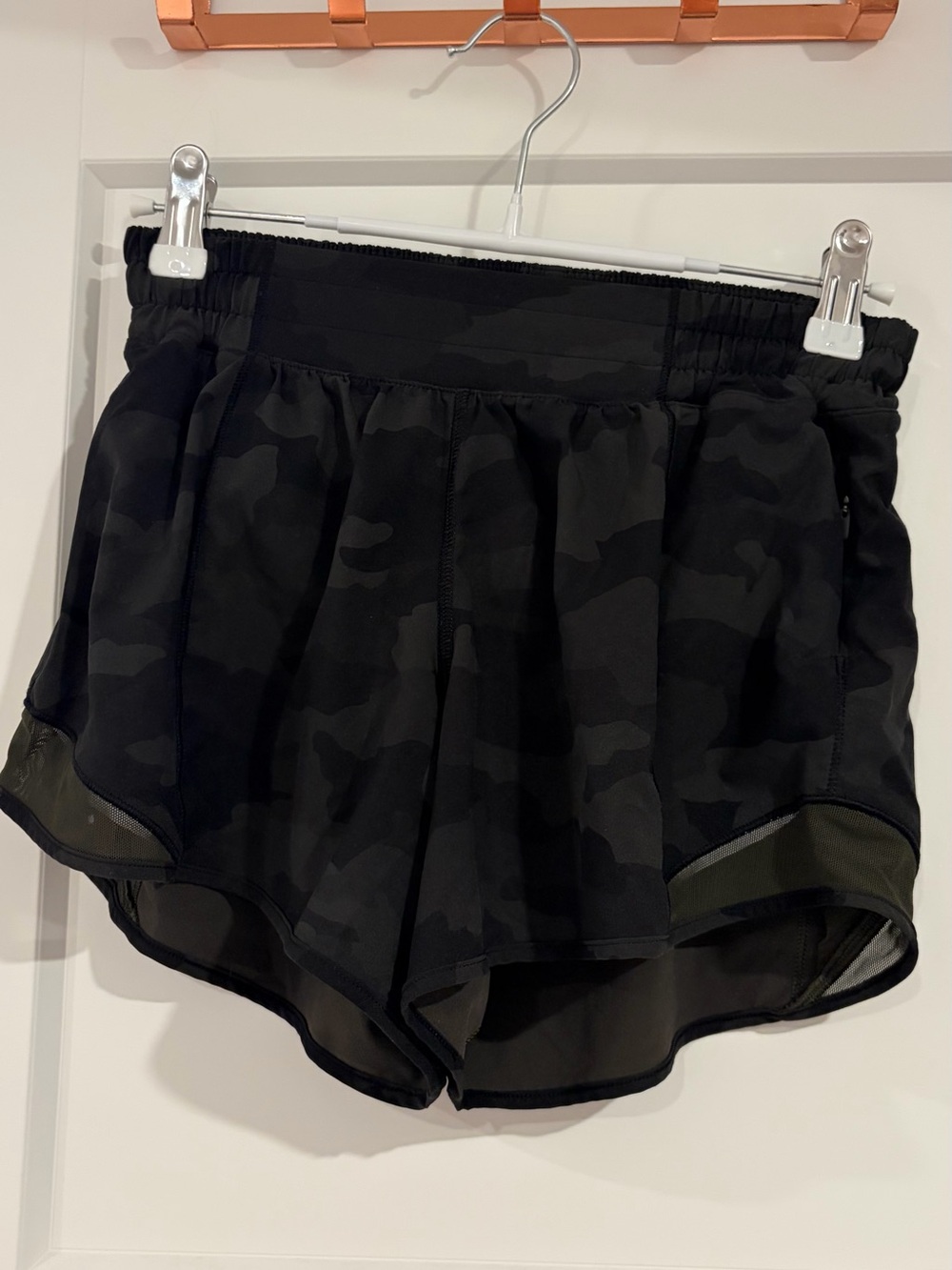 Lululemon Black & Green Camo Running Shorts 🖤💚